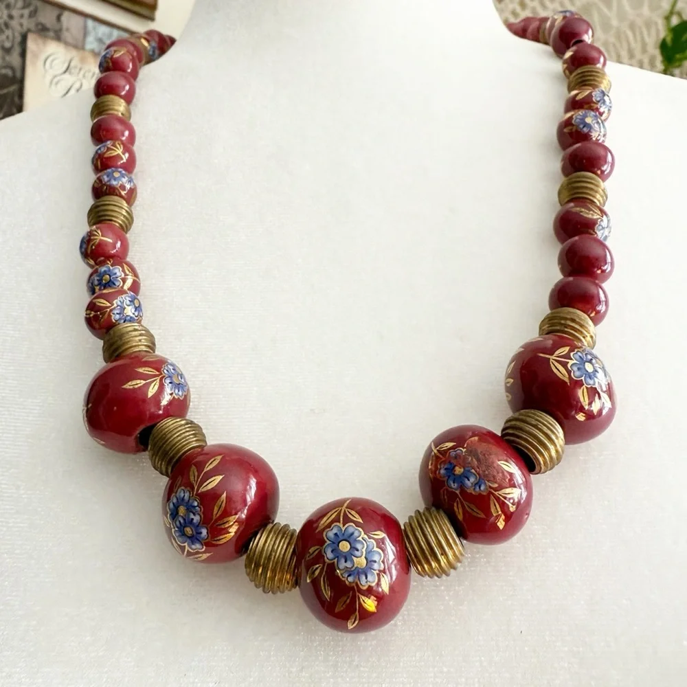 Vintage Oxblood Ceramic Bead Necklace Hand Painted Floral Chinoiserie Gilt MCM - Picture 5 of 9